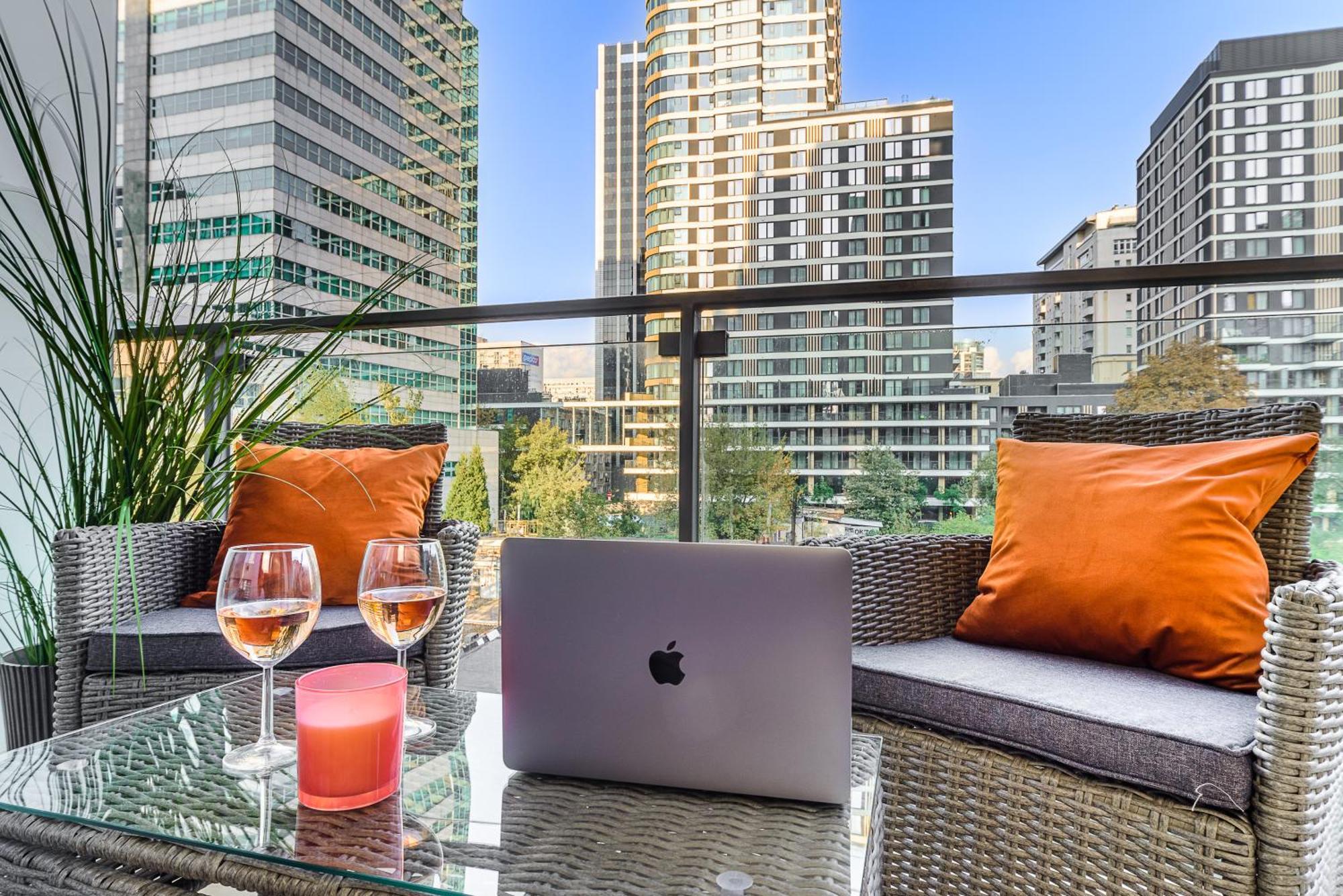 Luxury Apartments In Platinum Tower Варшава Екстериор снимка