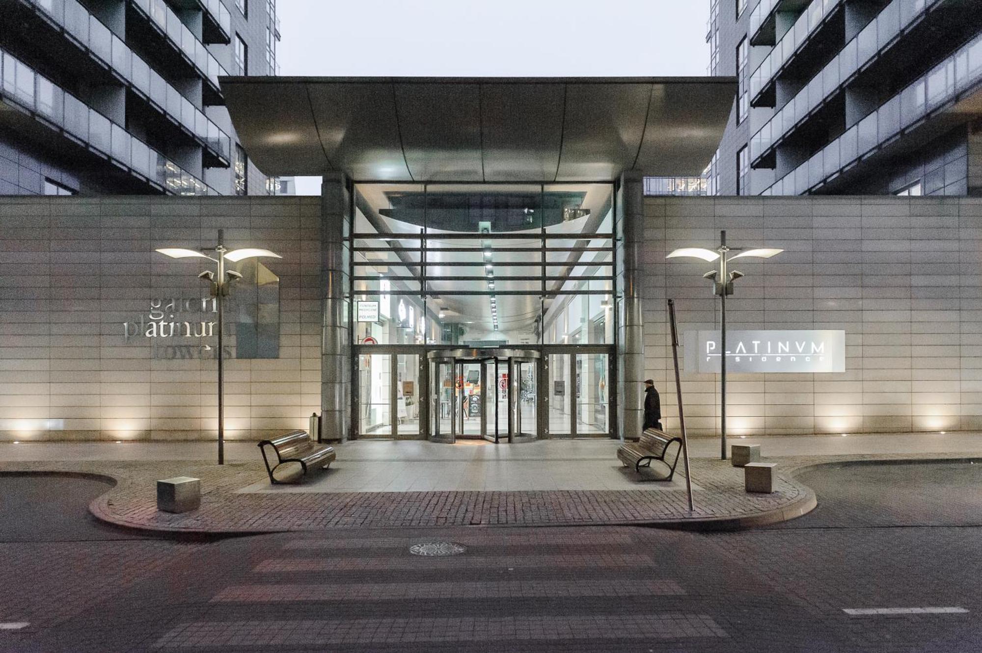 Luxury Apartments In Platinum Tower Варшава Екстериор снимка