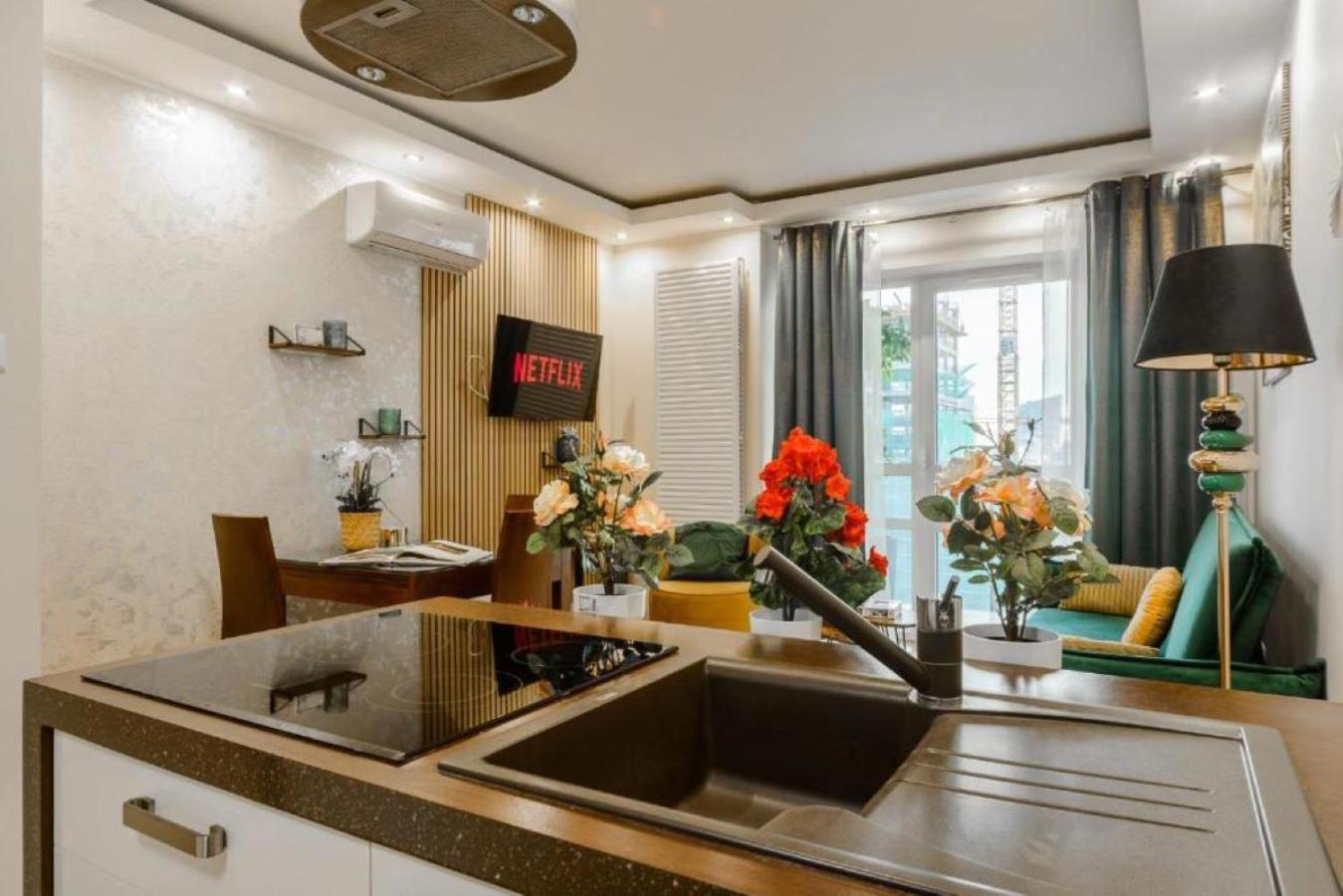 Luxury Apartments In Platinum Tower Варшава Екстериор снимка