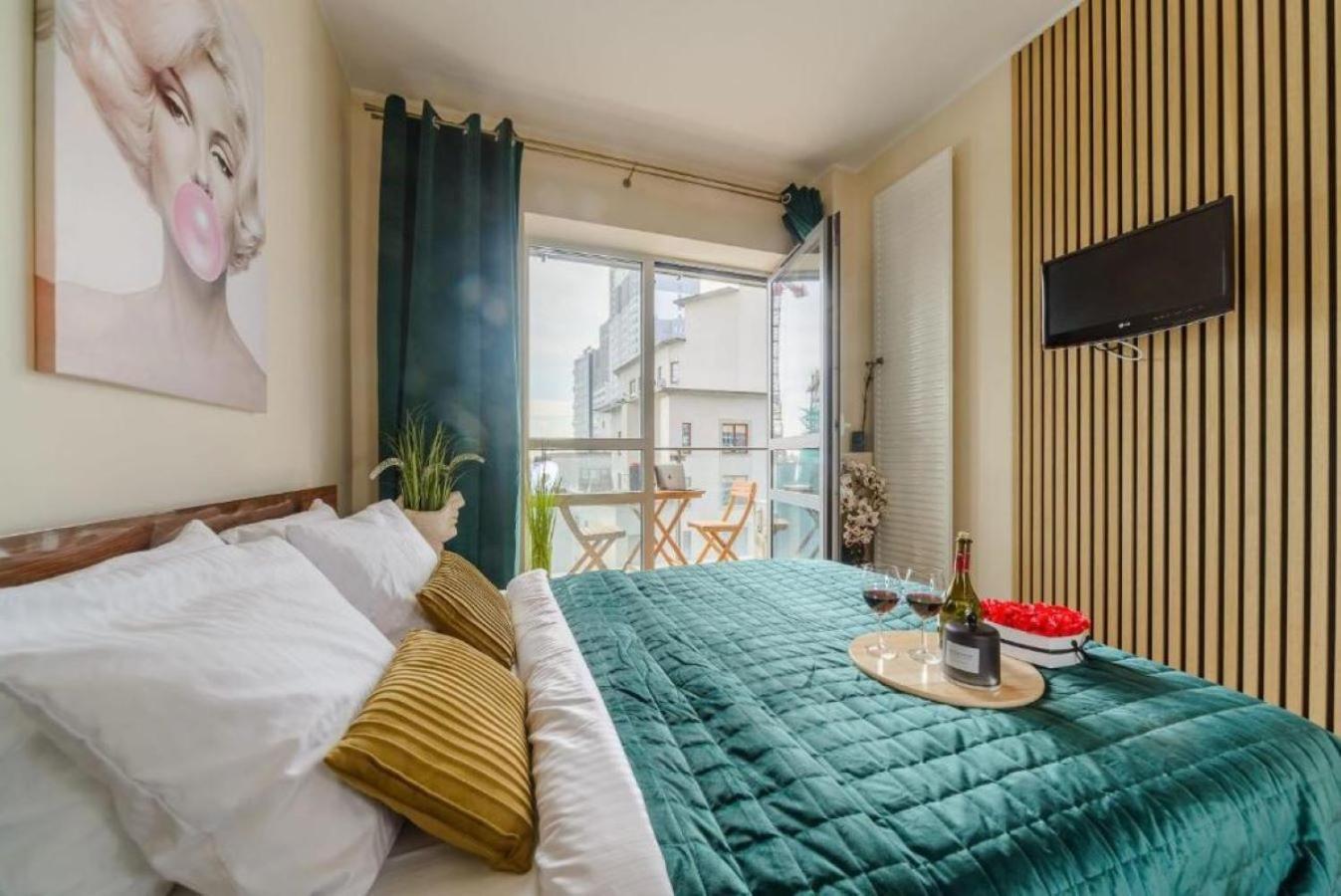 Luxury Apartments In Platinum Tower Варшава Екстериор снимка