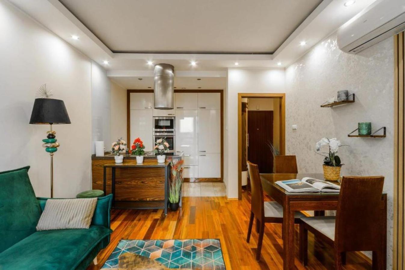 Luxury Apartments In Platinum Tower Варшава Екстериор снимка
